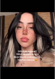 Cabello Nicki Nicole Mechas Blancas