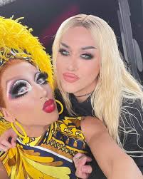 It's a party at #ThePitStop! 😍 Watch as me and my season six sister  @adoredelano recap last night's episode, live now