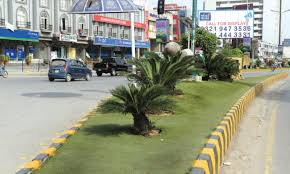 Online list of the best artificial grass dealers for synthetic grass, grass carpet price, astro turf, sports floors & lawns, running tracks & walking routes, artificial grass shops for low / best price / cost in islamabad & pakistan, pk. Rcb Lays Artificial Grass On Road Medians Instead Of Planting Trees Fresh Grass Newspaper Dawn Com