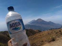 Gambar vas botol kaca sketsa silinder gambar pensil kaleng timah drinkware aluminium bisa pemindaian grayscale 1748x2480 855079 galeri foto. Logo Aqua Ternyata Sketsa Bentuk Gunung Sumbing Dan Sindoro Apa Alasannya Era Id