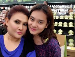 Berdasarkan keterangan tertulis yang didapat dari keluarga besar, dian meninggal dunia pukul 02.15 wib di rumah sakit pondok indah, jakarta selatan. Mas Idayu Meninggal Dunia