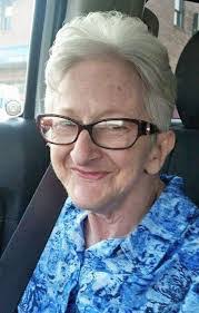 Carrie Lanham's Instagram, Twitter & Facebook