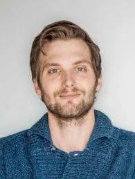 Robin Lang's Instagram, Twitter & Facebook