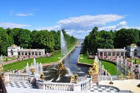 Sie müssen zwar den höchsten wolkenkratzer europas, einen hügel und sogar einen alten glockenturm besteigen, um in russland die schönsten ausblicke genießen zu können, aber es lohnt. Tourismus In Russland Wikipedia