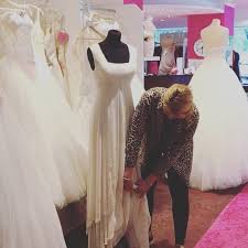 Check spelling or type a new query. Pretty Woman Braut Festmode Home Facebook
