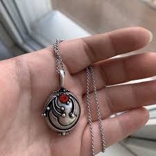 It protected elena from vampire mind compulsion and tricks while she was still a pendant size of this necklace is 20mmx20mm and chain length is 40cm. Pin Op Tvd Fans