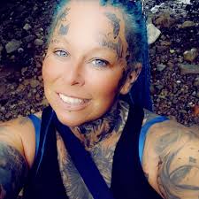 Kerrie 42 from Blackpool 💙 hope everyone's having an amazing day ... I am  stuck at work til 19.30 😴