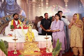 भगवान शंकरांची उपासना जीवनात वैभव आणते; निंदा आणि अहंकार विनाशाला कारणीभूत – कथाकार शिवम शुक्ल