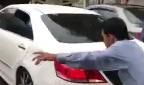 Isu kereta parking pada sembahyang jumaat. Padah Bunyikan Hon Ketika Solat Jumaat