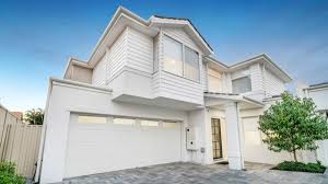 How much painting a house should cost. How Much Does It Cost To Paint A House Canstar