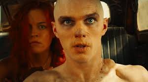 Már csak 11 nap és a mozikban végre az év egyik legjobban várt filmje! Mad Max Fury Road Nux Mad Max Fury Road Mad Max Nicholas Hoult