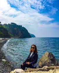 Deniz Havasi Her Zaman Iyi Gelir Insana Kisa Ya Da Uzun Bir Es Vermek Gerek Bazen Hayata Sevgili Gezen Tozan Kadinimiz Natural Landmarks Landmarks Travel