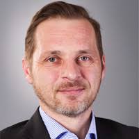 100+ perfiles de «Pergler»