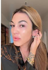 I love how easy to use & convenient this machine is. The sleek black s...