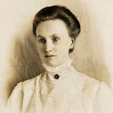 Martha Bozarth's Instagram, Twitter & Facebook