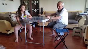 Kamp sandalyesi modelleri ile konforu yanınızda taşıyın! Quechua 4 Tabureli Outdoor Kamp Masasi Youtube