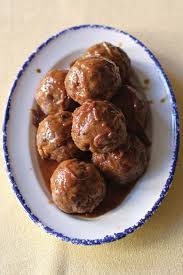 To make the gravy, fry the onions in the oil until starting to turn golden. Faggots Welsh Style Pork Meatballs With Onion Gravy Welsh Recipes British Dishes Food