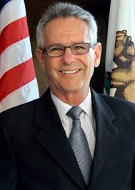 Rep. Alan Lowenthal, D-Long Beach, announces national redistricting bill