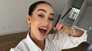 La casa nueva de Marina Rivers en Madrid: moderna, con jardín y varias  plantas