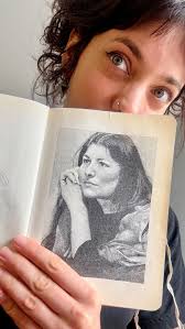 Este cuadernito empezó en 2020 y lleva más tiempo de llenar que otros.,  Pero hoy lo comparto, con sus imperfecciones y sus dibujos a medio hacer. ,  Puntillismo., Pedidos y consultas por DM ✨, ., ., ., ...