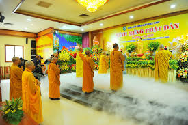 Ngày lễ phật đản (nghĩa là ngày sinh của đức phật) là một ngày đại lễ trong năm của các tín đồ phật tử cả hai miền truyền thống nam tông và bắc tông bên ngày lễ phật đản 15/4 âm lịch đã được liên hiệp quốc công nhận là ngày lễ hội văn hóa tâm linh của thế giới vào năm 1999. E0wgkb3ykrkgjm