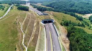 Constructorii lotului 4 despre faptul unic în lume şi uluitor de pe dealul liliecilor: Cnair Has Canceled The Contract For Lot 3 Of The A1 Lugoj Deva Motorway