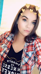 Aurora Robinson (@auroraquinette)