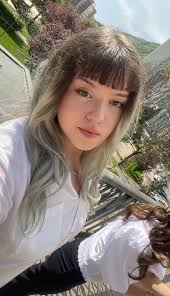 Hey! My name is Alice, I am 19 years old and I'll start my studies in  Amsterdam in Audio Production in September. I am looking for a room or a  studio in