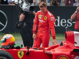 Mick schumacher admits he will have a big grin on his face when he drives in one of his dad michael's former ferraris as part of an exhibition at the german grand prix next month. Demonstrationsfahrt Im Ferrari Des Vaters Gansehaut Momente Mit Mick Schumacher News Nordbayerischer Kurier