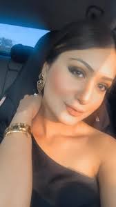 Why you so obsessed with me 🤩 , ., ., ., ., ., ., ., ., ., ., . , .,  #ravishzahidthomas #mrspakistanworld2020 #pageant #pageantlife #pageantgirl  #pageantqueen #pageantdresses #pageants #pageantdress ...