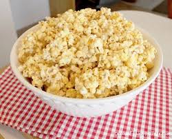 Stuck Inside During A Snow Storm Marshmallow Popcorn Rezept Marshmallow Popcorn Rezeptideen Lebensmittel Essen