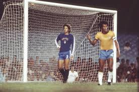 Confira todos os jogos da seleção brasileira de futebol aqui. Morre Carlos Alberto Torres O Capitao Do Tri Selecao Brasileira Selecao Brasileira De Futebol Futebol