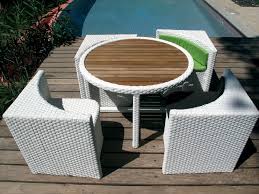 C'est le moment de penser à l'aménagement de votre jardin pour profiter des beaux jours. Salon De Jardin Quattro Blanc 52373