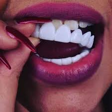 Smilenjoy Dents Artificielles Pour Un Sourire Parfait Video En 2020 Sourire Parfait Dents Parfaites Facettes Dentaires