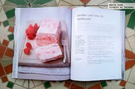 Con un estilo elegante y desenfadado, nos presentaplatos divertidos y asequibles para cada ocasión, lejos de lacomplicación y de la elaboración excesiva. La Cocina Facil De Lorraine Pascale Libro De Recetas