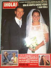 Hol@, como os avanzaba el lunes hoy os enseño detalles del maravilloso recogido que nuestra maestra cheska le hizo a arantxa del sol para la boda del torero miguel ángel perera la semana pasada. Hola 2921 Boda Arancha Sanchez Vicario Y Joan V Buy Magazine Hola At Todocoleccion 48716053