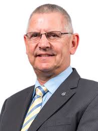 Ex-Goulburn mayor says he'll run whether the Liberals want him or not