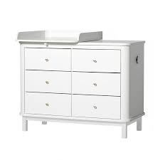 Cette table constitue un équipement essentiel pour le soin du bébé. Commode A Langer Scandinave Oliver Furniture