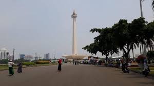 Di puncak monas, tersedia teropong jarak jauh untuk melihat pemandangan jakarta dari atas monumen yang tingginya lebih dari. Pemprov Dki Bakal Gelontorkan Rp 150 Miliar Untuk Revitalisasi Monas Tribun Jakarta
