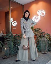 Maybe you would like to learn more about one of these? Sejuk Dipandang 8 Selebgram Berhijab Ini Punya Style Muslimah Modern