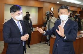 은성수 금융위원장 가상화폐 투자 보호못해.거래소 폐쇄 가능 (2). ì€ì„±ìˆ˜ ê¸ˆìœµìœ„ì›ìž¥ ë¶ˆë²• ê³µë§¤ë„ ì ë°œ ìœ„í•œ ë³„ë„ì¡°ì§ ì‹ ì„¤ ë§¤ì¼ê²½ì œ