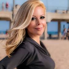 Marisa Simonetti Interview! by Two Party Podcast