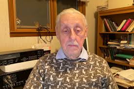 What are some musically interesting things about this famous arr classic?