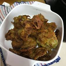 Kadang kala kita tak perlu bersusah payah untuk masak sesuatu yang terlalu complicated untuk dihidangkan kepada keluarga. Resepi Petola Goreng Garing Ala Mamak