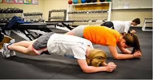 Senaman ini dinamakan sebagai plank. 7 Perkara Ini Terjadi Apabila Anda Buat Senaman Plank Setiap Hari