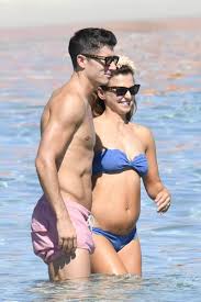 Anna lewandowska podała przepis na słodkie co nieco po treningu. Anna Lewandowska With Her Husband Robert Lewandowski In Porto Cervo Superstars News