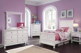 From opulent tufting to the whitewashed look of shiplap, you're sure to find the right bedroom set that speaks to your personal tastes. Kaslyn B502 By Signature Design By Ashley Royal Furniture Signature Design By Ashley Kaslyn Dealer