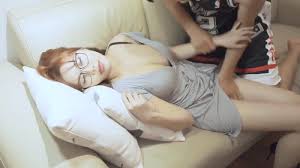 Em cứ vồ lấy buồi nó mà mút, nó không chịu, tốc bọn kia địt, mẹ nó cũng không ngừng gào rú, mắt mẹ nó trợn trừng lên khi một thằng học trò lật. Bá» Thuá»'c Cho Chá»‹ NgÆ°á»i Yeu Ngá»±c Khá»§ng Uá»'ng Ä'á»‹t Nhau Khong Che Gsmat Ru