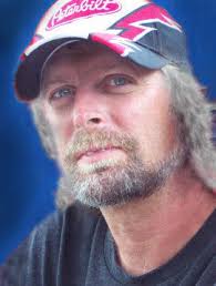 Chip Holcomb's Instagram, Twitter & Facebook