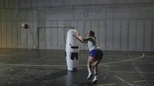 La internacional noruega nora mork, de 28 años y una de las grandes estrellas del balonmano el ligamento de la rodilla está severamente dañado y nora tendrá que ser operada, lo que la mantendrá. Legenden Kommen Starker Zuruck Nora Mork Believe In Yourself Learn Handball